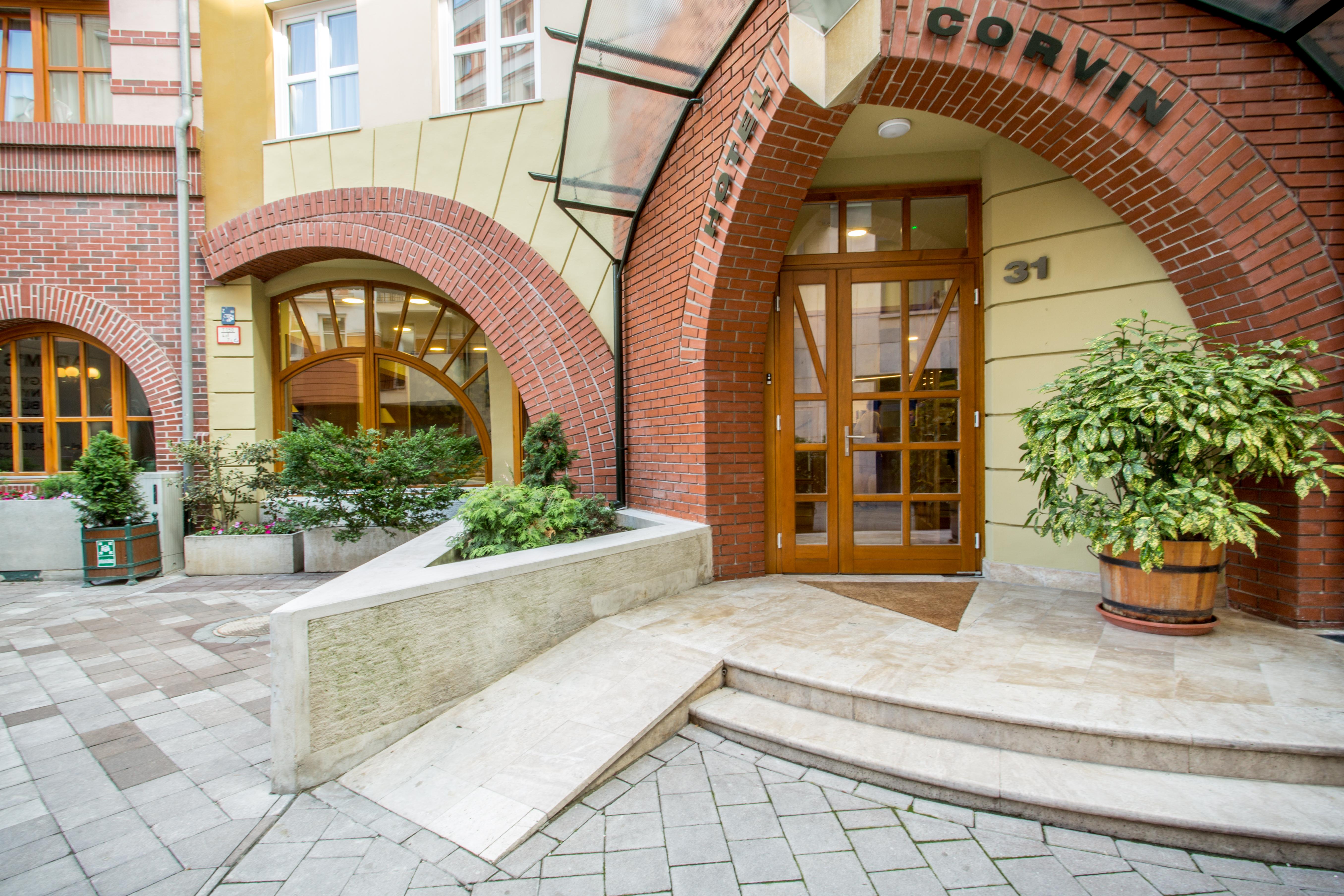 Corvin Hotel Budapest Corvin Wing Exterior foto